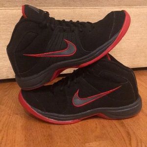 Nike Overplay VI Basketball sneaker
